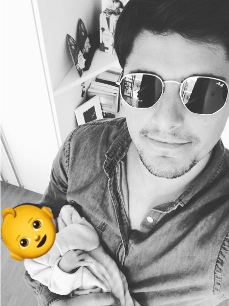 Bruno Gissoni posa com a filha, mas esconde o rosto - Reprodução/Instagram - Reprodução/Instagram