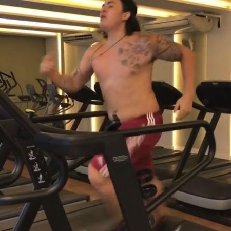 Whindersson corre na esteira; ele já perdeu quatro quilos em poucos meses - Reprodução/Instagram - Reprodução/Instagram