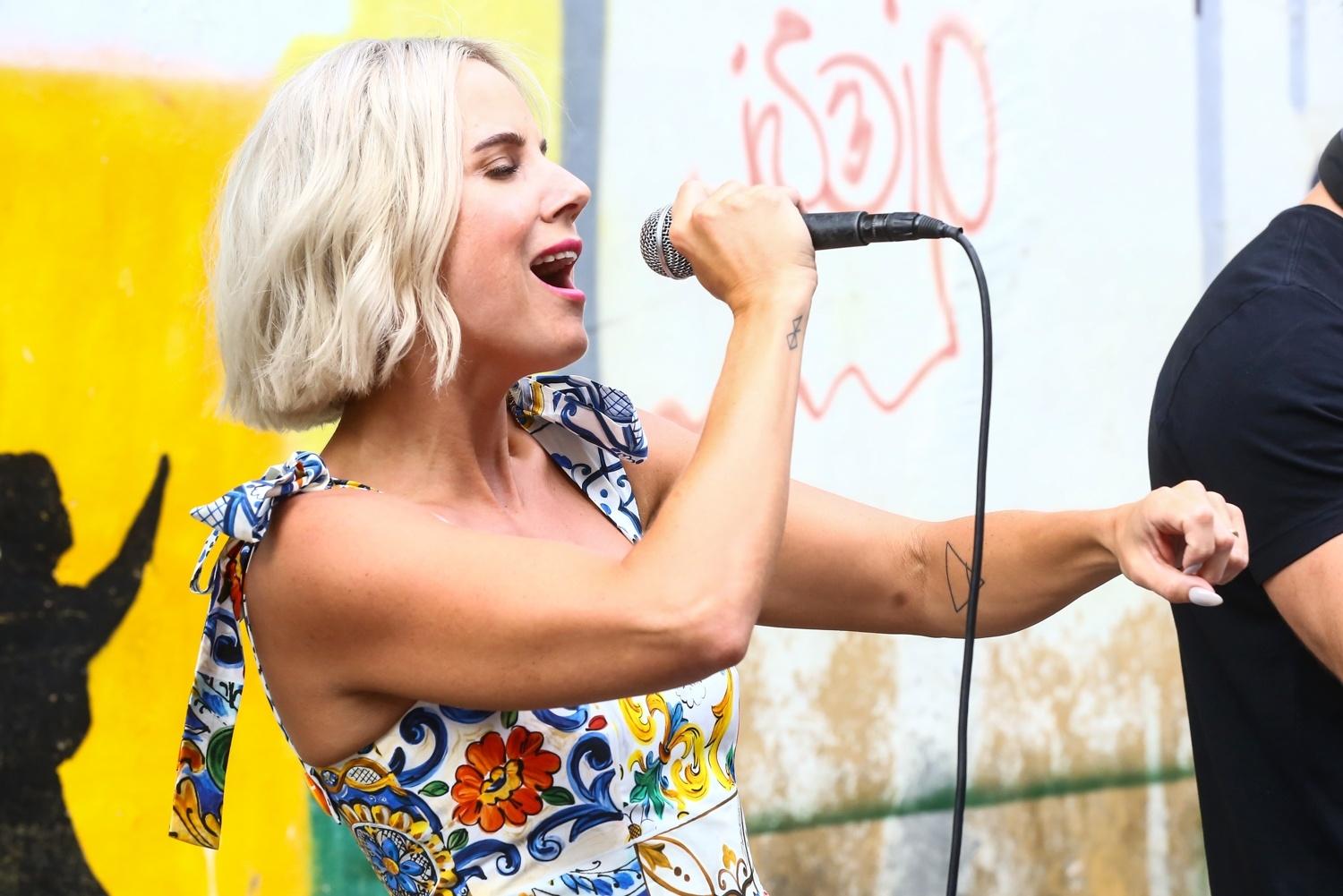 O DJ Alok gravou neste final de semana o clipe da música "Favela" com a cantora norueguesa Ina Wroldse, na comunidade de Tavares Bastos, no Rio de Janeiro - Roberto Filho/Brazil News