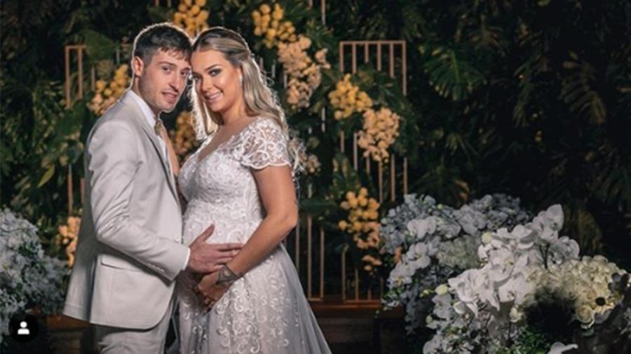 Carol Dantas e Vinícius Martinez se casaram no interior de São Paulo - Reprodução/Instagram