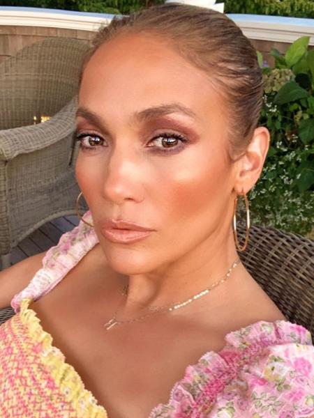 Jennifer Lopez está lançando sua própria linha de beleza, a J.Lo Beauty - Reprodução/Instagram