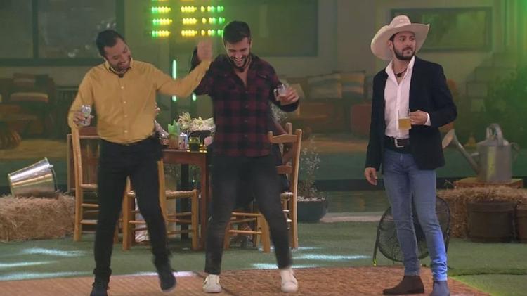 BBB 21: Gilberto, Arthur e Caio aproveitam festa do líder - Reprodução/ Globoplay - Reprodução/ Globoplay