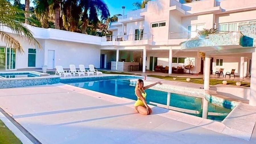 Melody mostra piscina de nova mansão - Reprodução/Instagram 