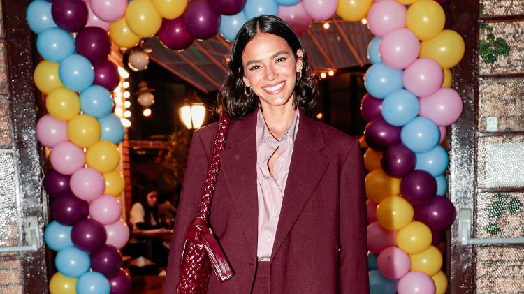 Bruna Marquezine comemorou seu aniversário com crianças da organização IKMR 