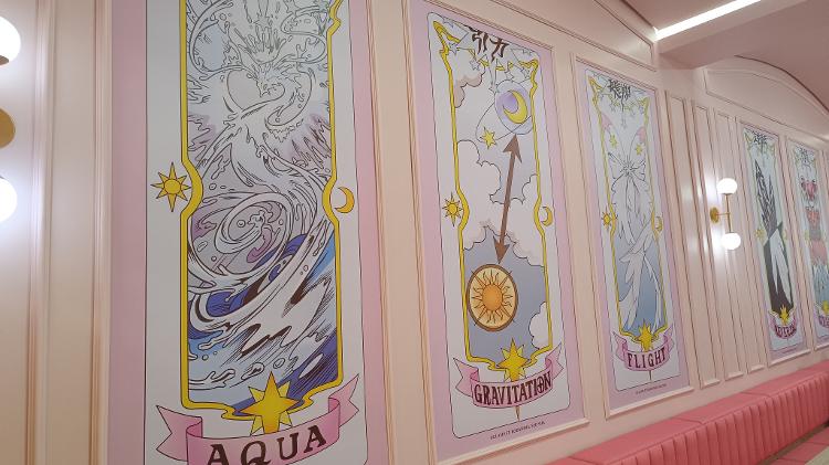 Parede do Café Cardcaptor Sakura com as Cartas Clow Parede do Café Cardcaptor Sakura com as Cartas Clow