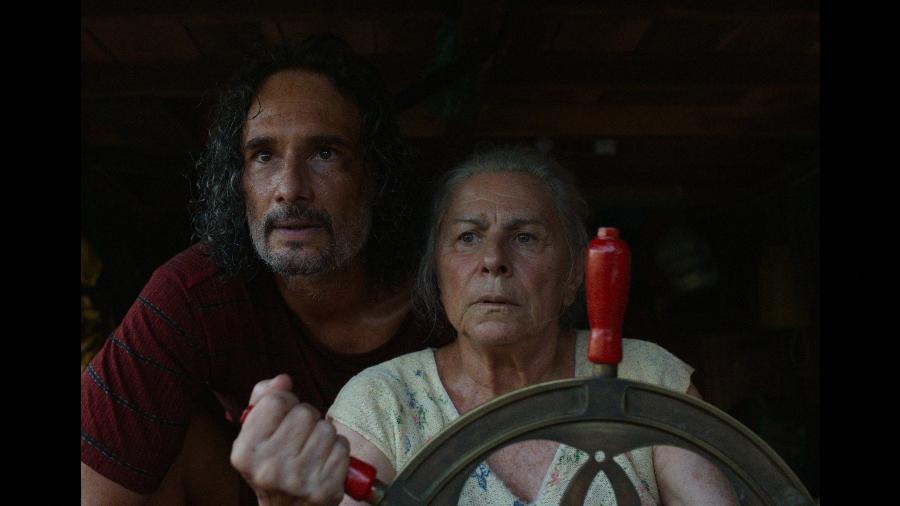 Rodrigo Santoro e Denise Weinberg em cena do filme 'O Último Azul' Rodrigo Santoro e Denise Weinberg em cena do filme 'O Último Azul'