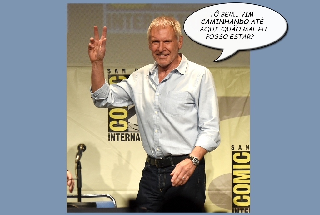 O ator Harrison Ford fez a primeira aparição pública, na Comic-Con, após grave acidente de avião que sofreu em março deste ano. Ao entrar na sala lotada de fãs, Ford deu um selinho em Carrie Fisher, atriz que interpreta a princesa Leia na saga original, e garantiu estar bem de saúde após o acidente. "Estou bem. Caminhei até aqui, então quão mal posso estar?" - Kevin Winter/Getty Images