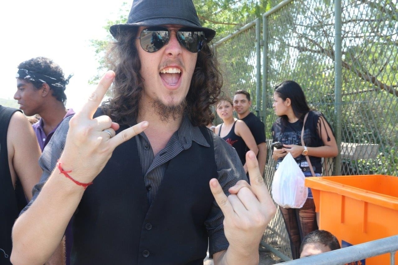 24.set.2015 - O fã Johann Rosner saiu de São Paulo e madrugou na fila do Rock in Rio para ver System of a Down - Zulmair Rocha/UOL