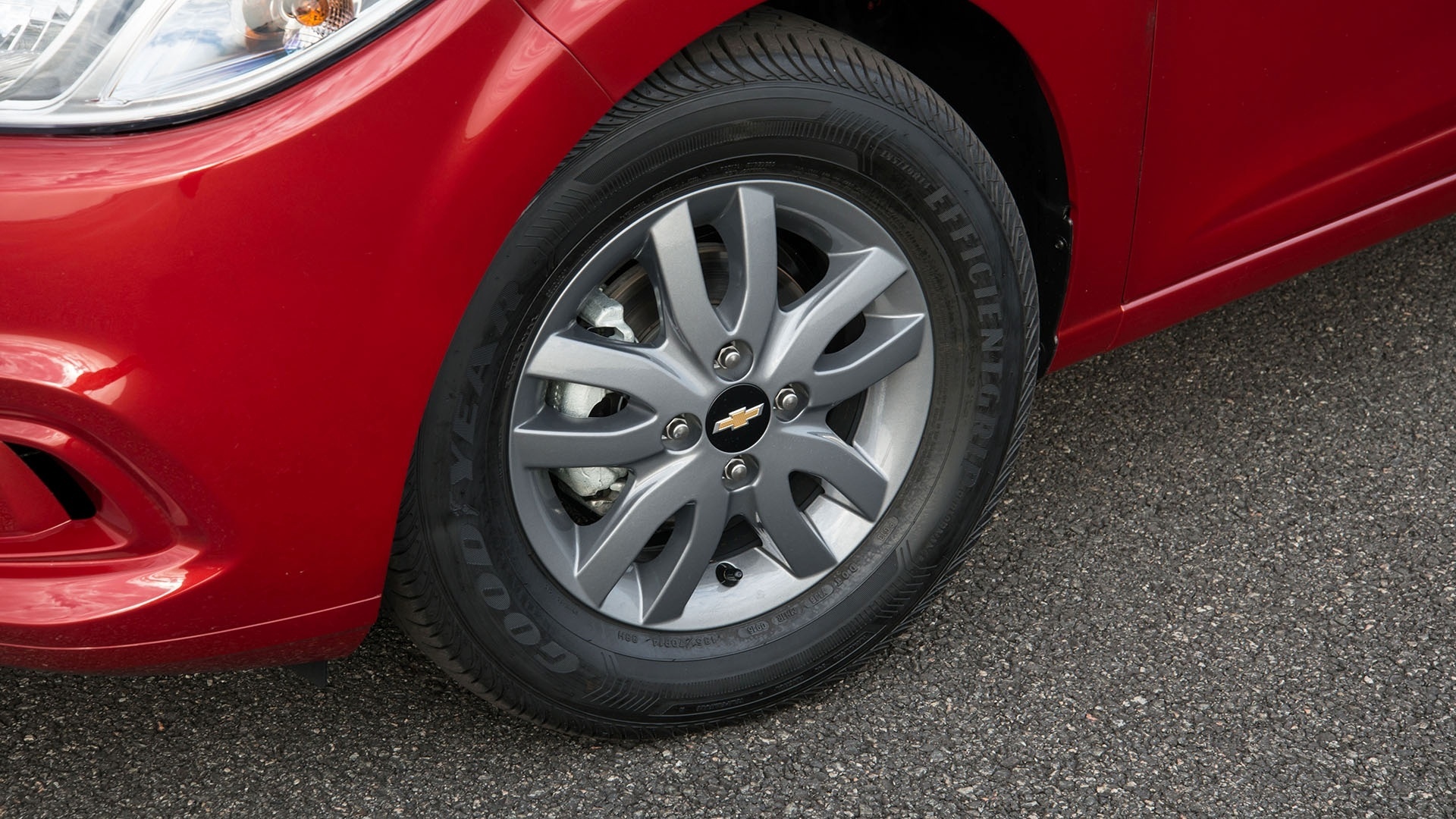 Chevrolet Onix Joy 2017 - Divulgação