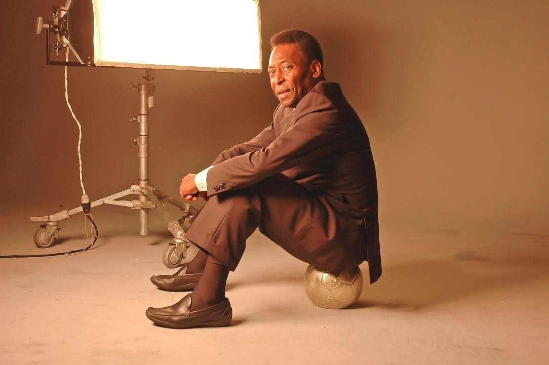 25.nov.2016 - Pelé descansando durante uma sessão de fotos - João Passos/Arquivo pessoal