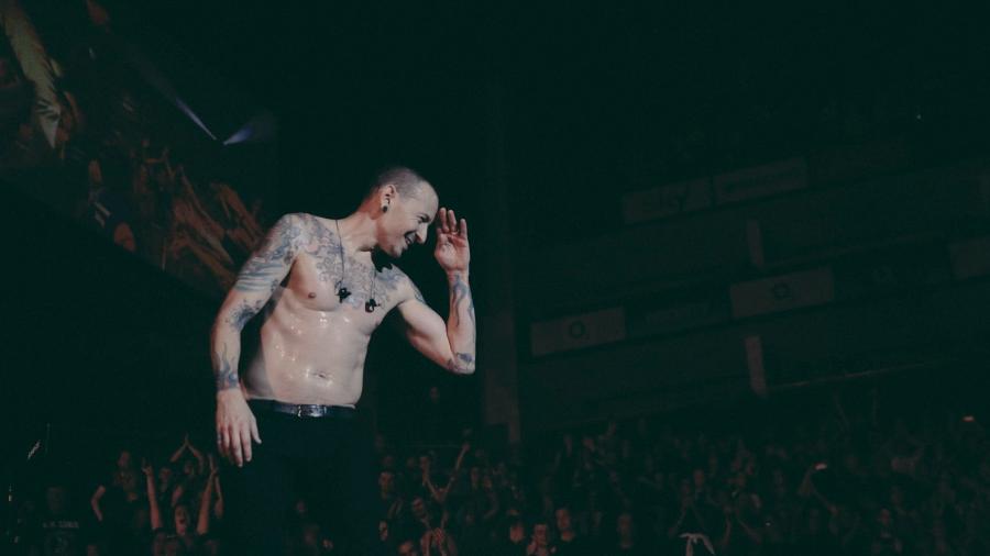 Chester no penúltimo show com Linkin Park em Londres, no dia 4 de julho - Divulgação