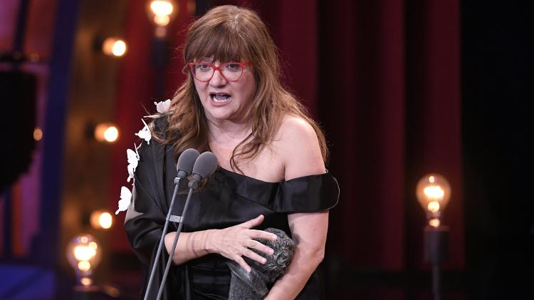 Diretora espanhola Isabel Coixet recebe prêmio no Goya, em Madrid -  AFP PHOTO / GABRIEL BOUYS -  AFP PHOTO / GABRIEL BOUYS