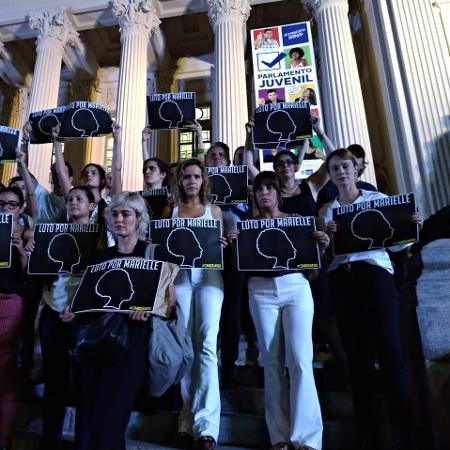 Atrizes como Glória Pires, Mariana Ximenes e Sophie Charlotte participaram da manifestação pela morte de Marielle Franco - Bruno Aragaki/Colaboração para o UOL - Bruno Aragaki/Colaboração para o UOL