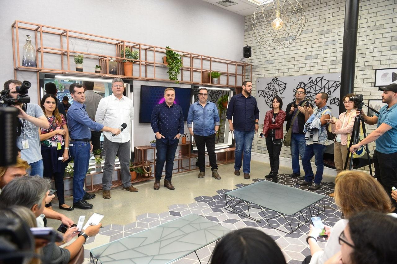 Gugu estreia como apresentador do "Power Couple" - Francisco Cepeda/AgNews