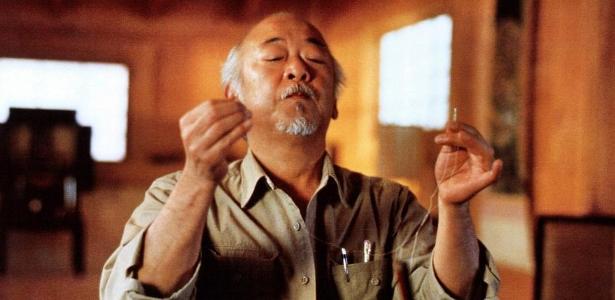 Sr Miyagi Não Sabia Caratê E Ficou Confinado A Uma Cama Por Nove Anos 22 05 2018 Uol Entretenimento