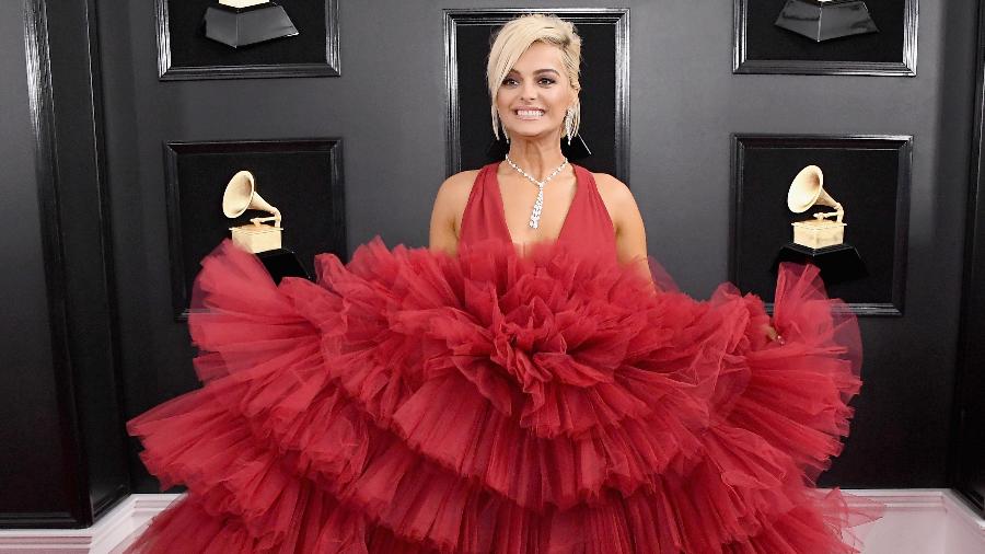 Bebe Rexha posa no tapete vermelho do Grammy 2019 - Getty Images