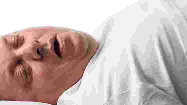 A apneia do sono pode causar ronco alto e respiração ruidosa enquanto a pessoa dorme - SCIENCE PHOTO LIBRARY - SCIENCE PHOTO LIBRARY