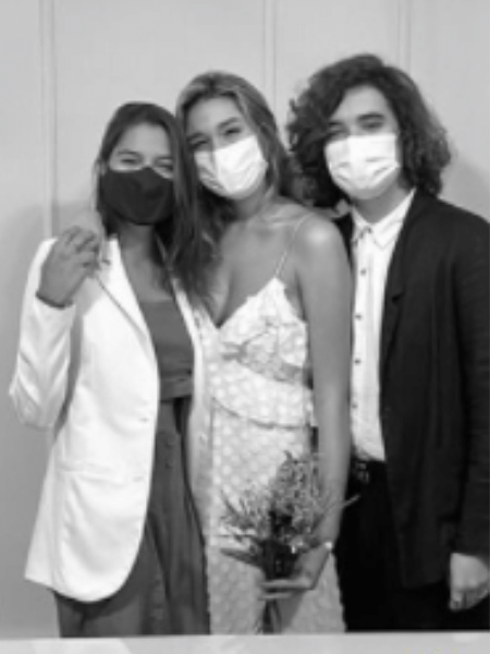 Usando máscaras, Luma Antunes, posta foto ao lado dos afilhados de casamento Sasha Meneghel e João Figueiredo. - Reprodução/Instagram