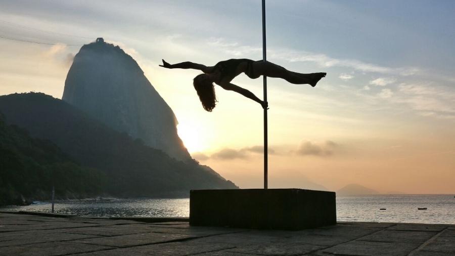 A professora Vanessa Costa criou a escola de formação de pole dance Ultra no Rio de Janeiro - Arquivo pessoal 