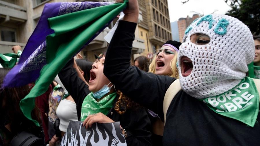 Ativistas comemoram legalização do aborto na Colômbia - Getty Images