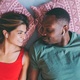Programa de casal? Veja essa lista de podcasts eróticos para ouvir a dois - martin-dm/Getty Images