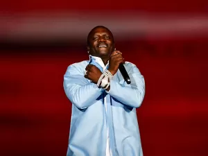 Akon republica crítica de fã que foi ao Rock in Rio: 'Playback ruim'