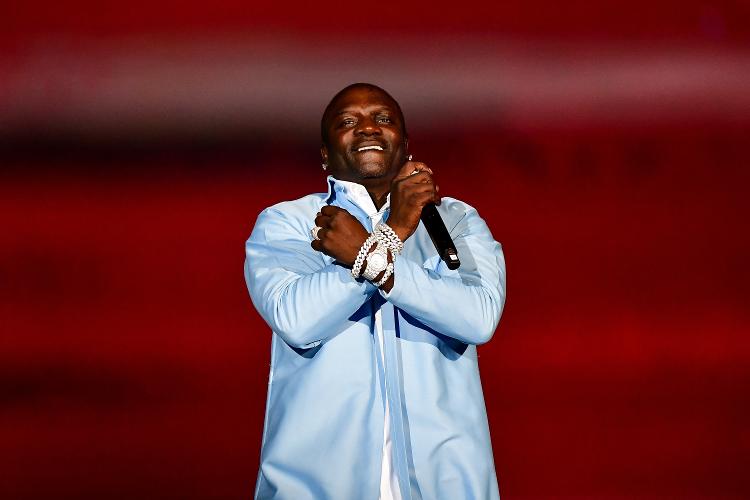 22.set.2024 - Akon se apresenta no palco Mundo na última noite de Rock in Rio