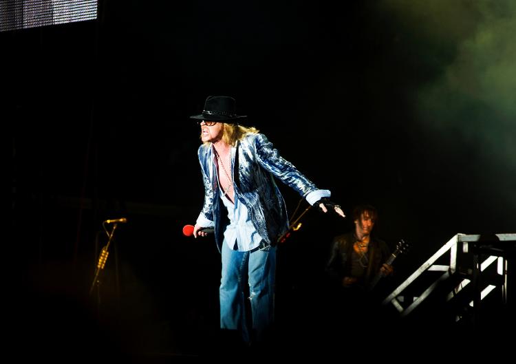 Axel Rose, do Guns N Roses, ao vivo no palco do Reading Festival em 27 de agosto de 2010