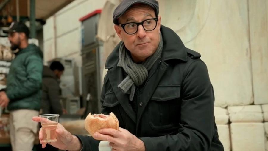O ator Stanley Tucci na série de viagem e gastronomia "Tucci na Itália" - Disney+/Divulgação