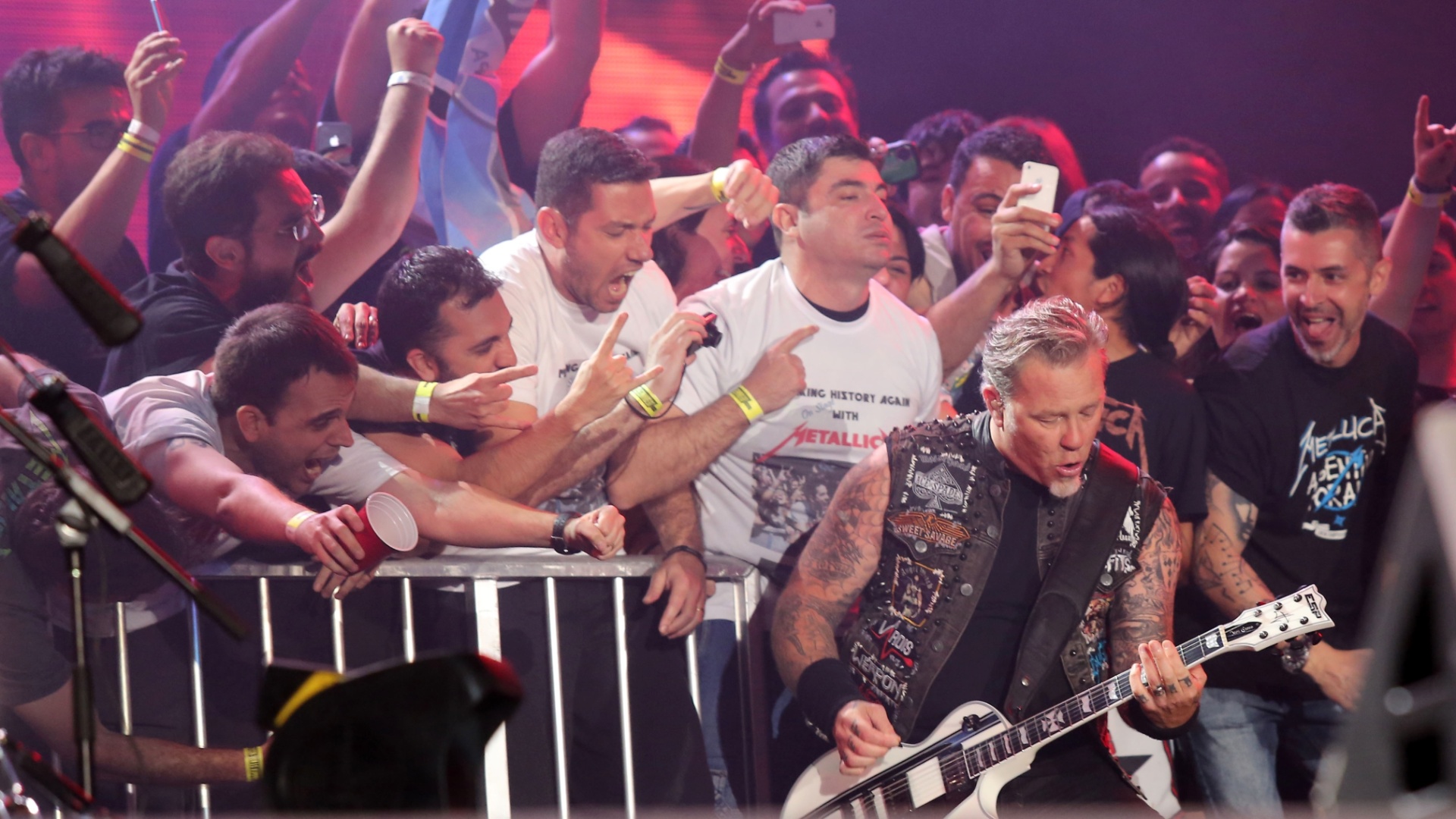 19.set.2015 - Metallica se apresenta no palco Mundo no segundo dia do Rock in Rio 2015 - Fernando Maia/UOL