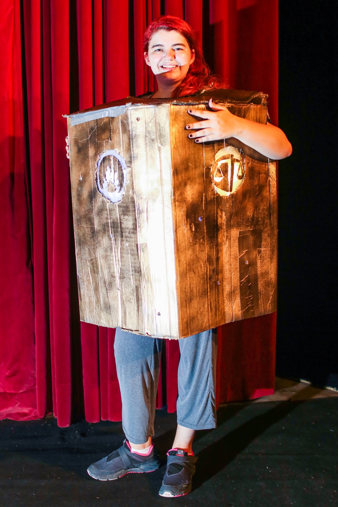 6.mar.2016 - Fãs do filme "A Série Divergente: Convergente" se encontram no Cine Livraria Cultura, em São Paulo. - Ricardo Matsukawa / UOL