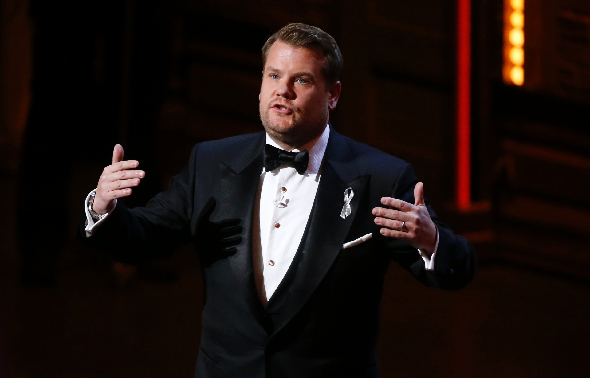 James Corden fez um discurso emocionado para a platéia da premiação em Nova York - Reuters