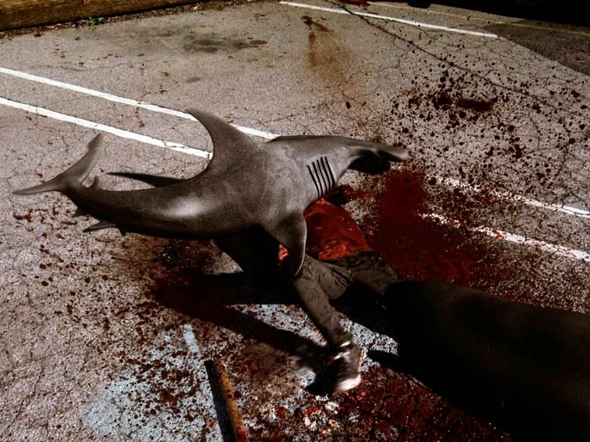 Cena do filme "Sharknado" (2013) - Reprodução