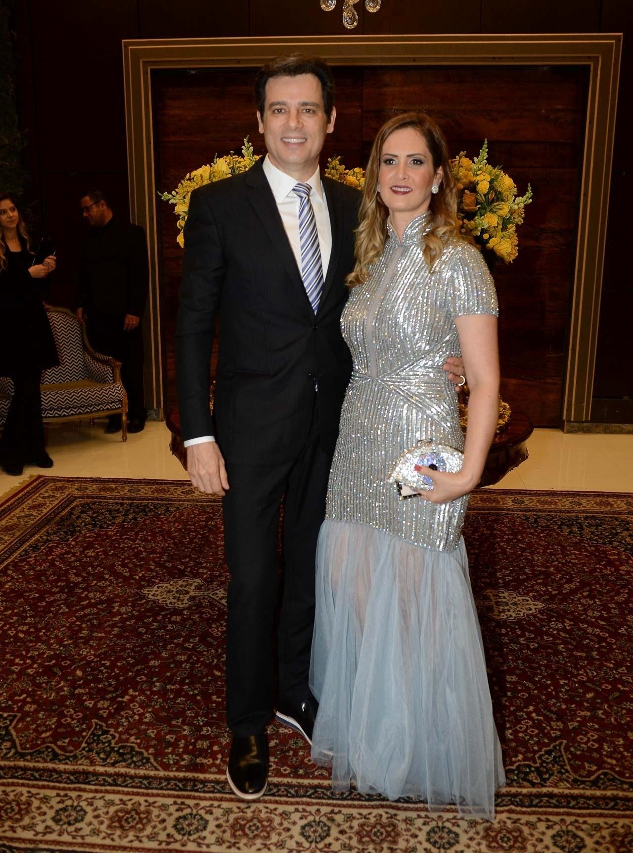 O apresentador Celso Portioli foi ao casamento de Beca Milano com a esposa Suzana Marchi - Francisco Cepeda e Patrícia Devoraes/AgNews