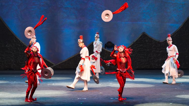 Imagem do espetáculo "China Esplêndida", do Circo da China - Gabriela Cais Burdmann/UOL - Gabriela Cais Burdmann/UOL