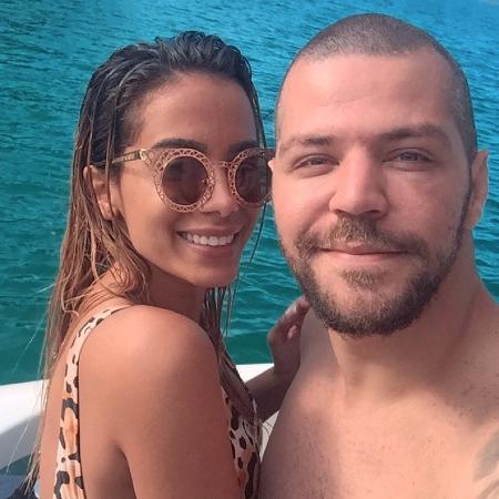 Victor Sarro e Anitta são amigos e já trabalharam juntos no programa da cantora - Reprodução/Instagram/@victorsarro - Reprodução/Instagram/@victorsarro