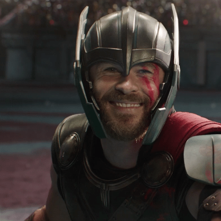 Chris Hemsworth em cena de "Thor: Ragnarok" - Reprodução