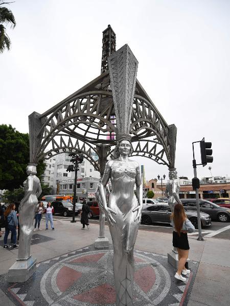 Estátua de Marilyn Monroe roubada ficava no topo do monumento Ladies of Hollywood, em Los Angeles - Robyn Beck/AFP
