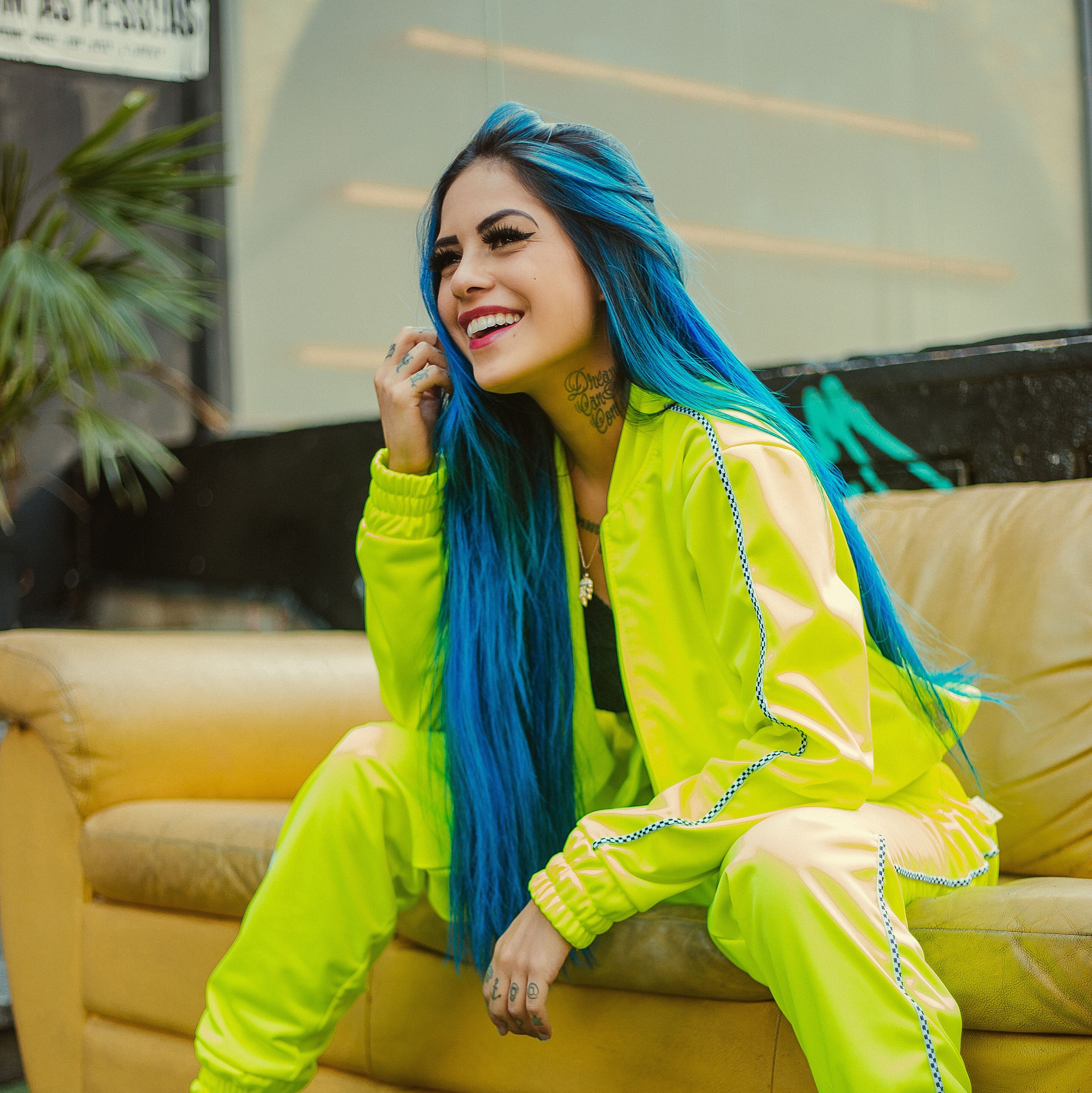 Tati Zaqui mostra marcas no bumbum: Gatas se arranham às vezes -  Entretenimento - BOL