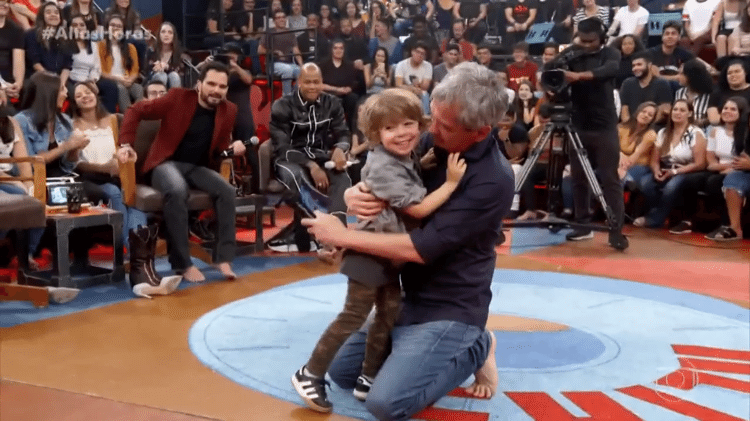 Serginho Groisman recebeu o filho, Thomas, no palco do 'Altas Horas' em 2019 - Reprodução/Globoplay - Reprodução/Globoplay