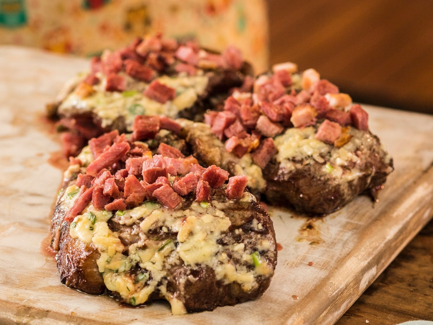 Chimichanga Com Carne à Terra, Feijões E Macro Do Queijo Vertical