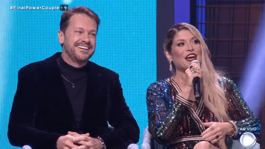 Adryana e Albert na final do "Power Couple 6" - Reprodução/Record