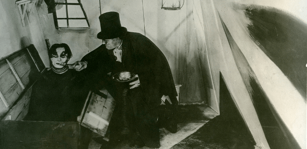 Cena de "O Gabinete do Dr. Caligari", que é considerado o primeiro filme de terror da história