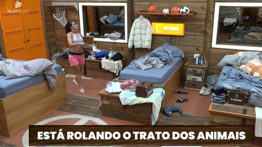 A Fazenda 2023: Nadja acorda peões batendo panela no quarto - Reprodução/PlayPlus