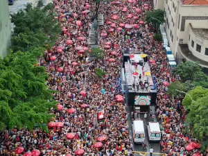 Tchau Carnaval 2024: muita chuva, confusão e alegria na Pipoca da Rainha