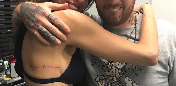 Love': Giovanna Ewbank faz novas tatuagens na mão e no pescoço