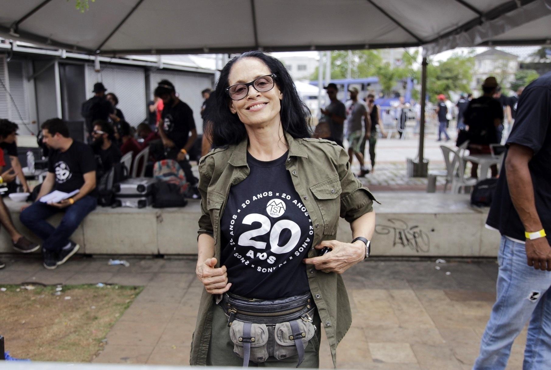 Sonia Braga posa para foto... - Marcelo Justo/UOL