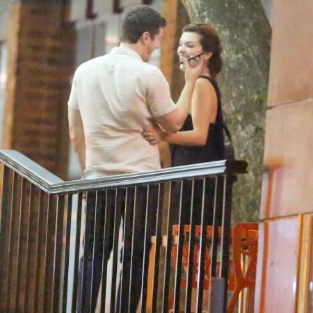 Caio Paduan e Mayana Neiva deixam restaurante juntos no Rio de Janeiro - AgNews - AgNews