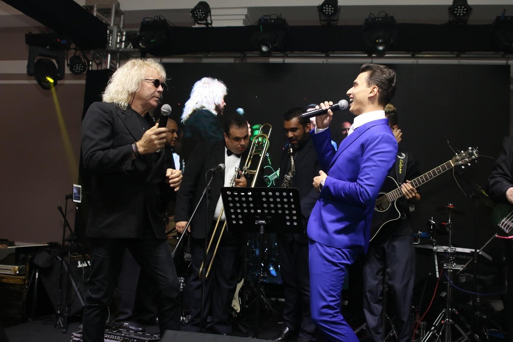 Namorado de Mara Maravilha e ovelha cantam no aniversário de Mara Maravilha - Thiago Duran/AgNews