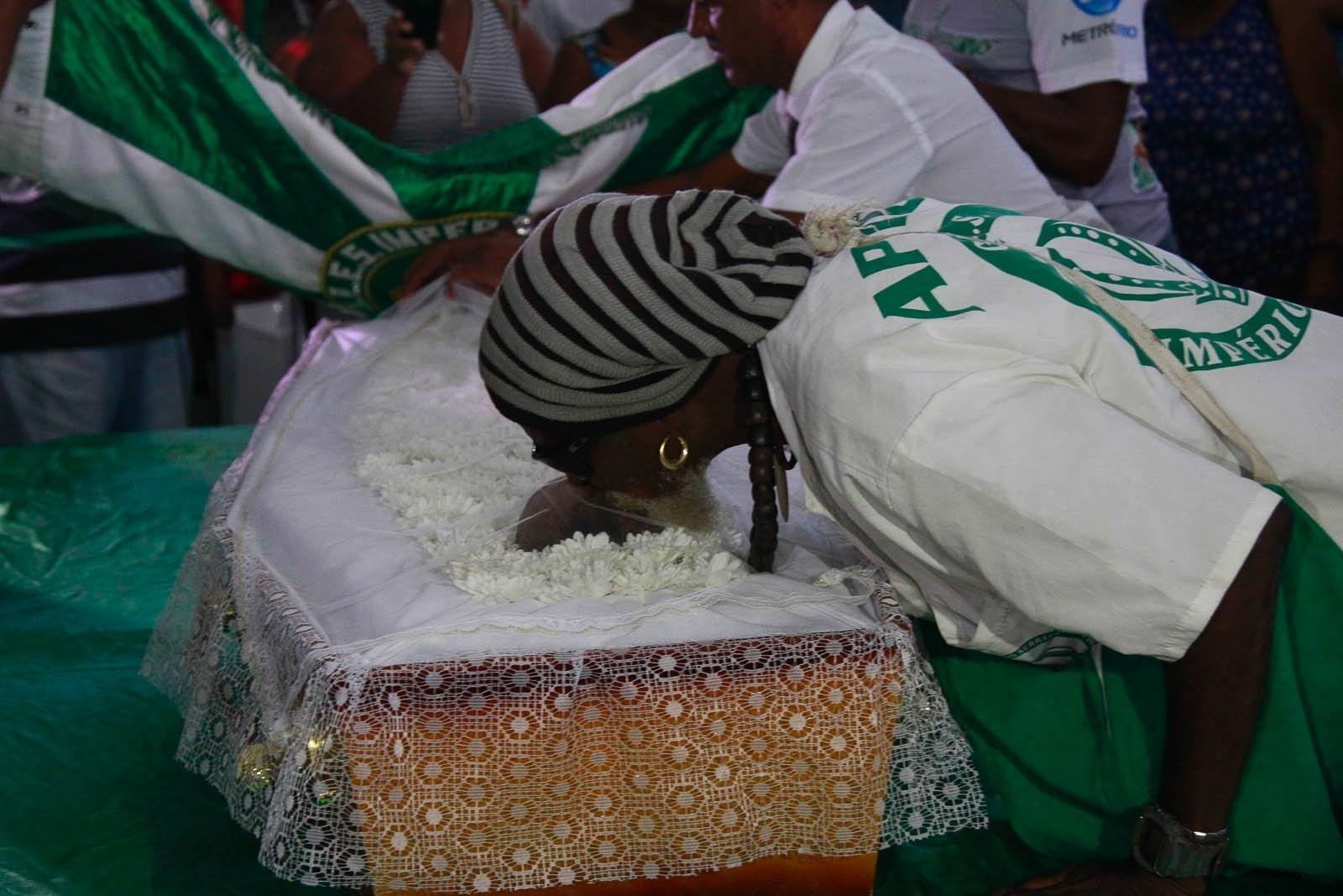 A sambista Dona Ivone Lara é velada na quadra da escola de samba Império Serrano, no Rio de Janeiro - Marcio Cassol /AgNews